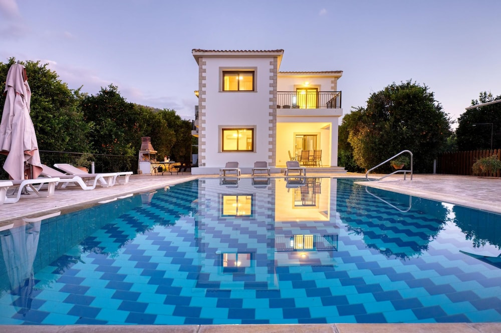 Villa Kambos Dio in Polis
