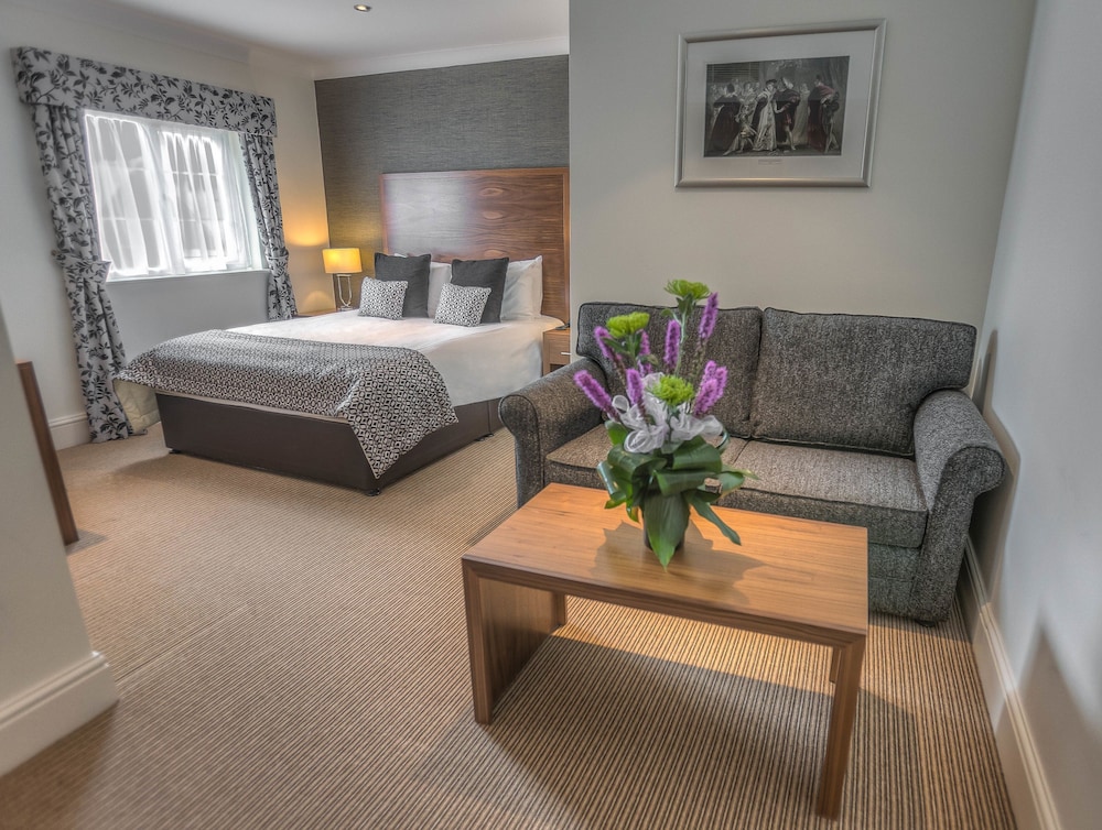 The Boleyn Hotel - carbon neutral hotel in Staines