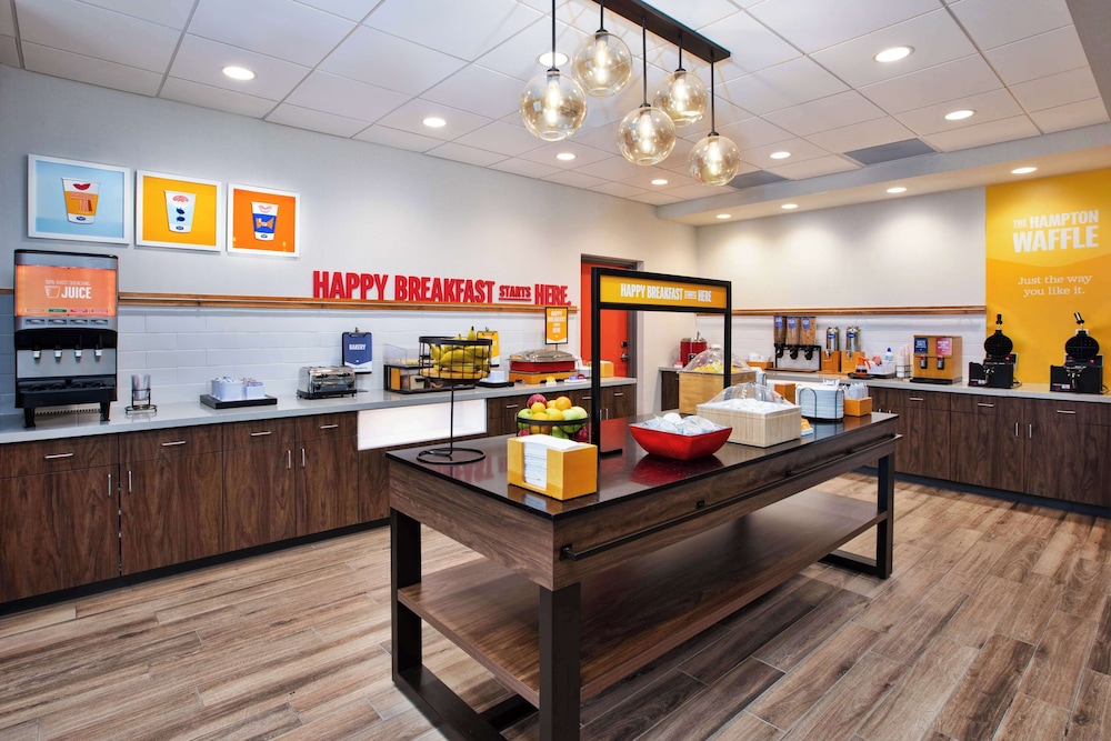 Hampton Inn & Suites by Hilton Indianapolis South Greenwood - photo 29