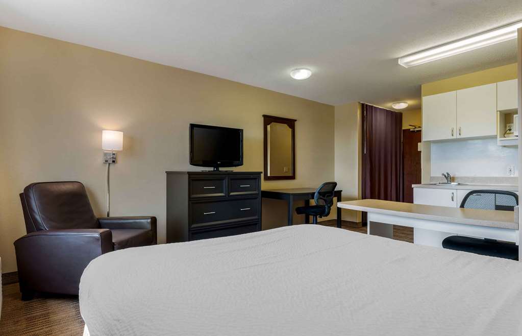Extended Stay America Suites Chicago Gurnee - photo 11