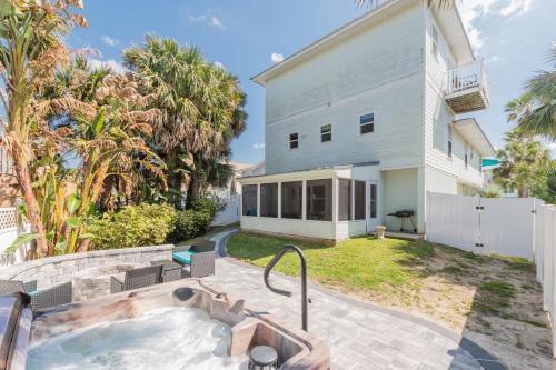 Seamora Ocean Hot Tub Firepit in Saint Augustine, United States