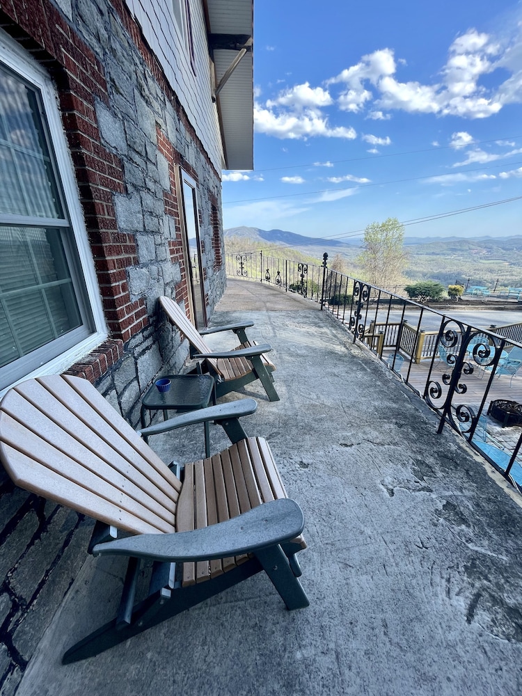 Skyline Village Inn - photo 144