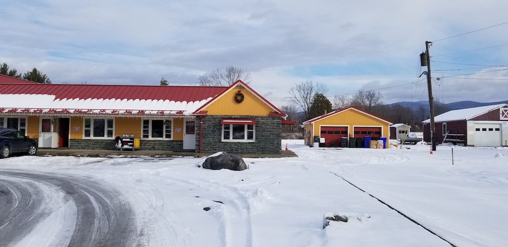 Middlebury Sweets Motel - photo 29