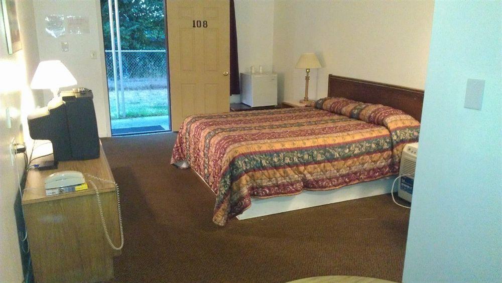 Bremerton Inn - photo 14