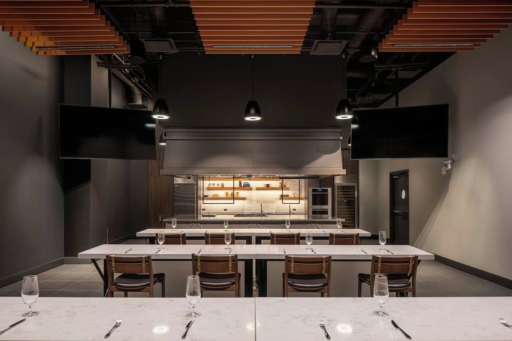 Epicurean Atlanta Autograph Collection - photo 66