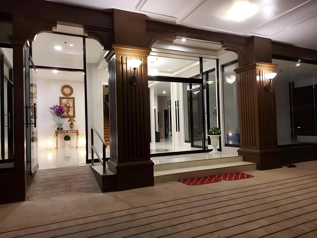 Le Chateau Residences — 4-Star Luxury Hotel in Bacolod, Philippines