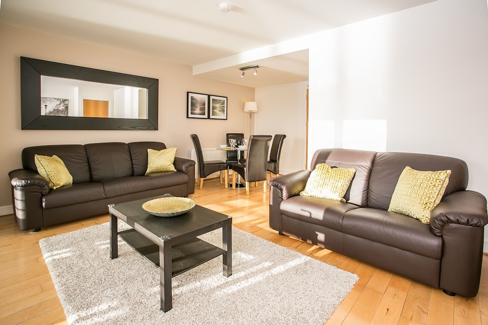 Grand Canal Square Apartments — 4-Star Luxury Hotel in Dublin, Republic of Ireland