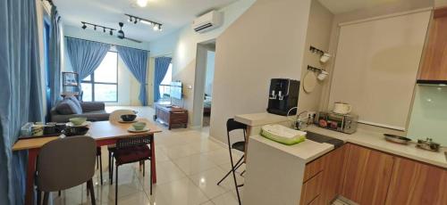 Sunway Geo Suites AG0E at Sunway City by Ezprop — 4-Star Luxury Hotel in Subang Jaya, Malaysia