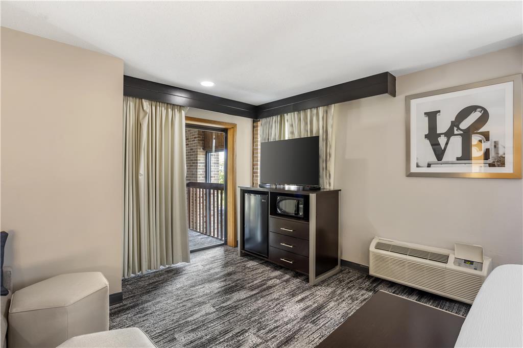 Best Western Shippensburg Hotel - photo 35