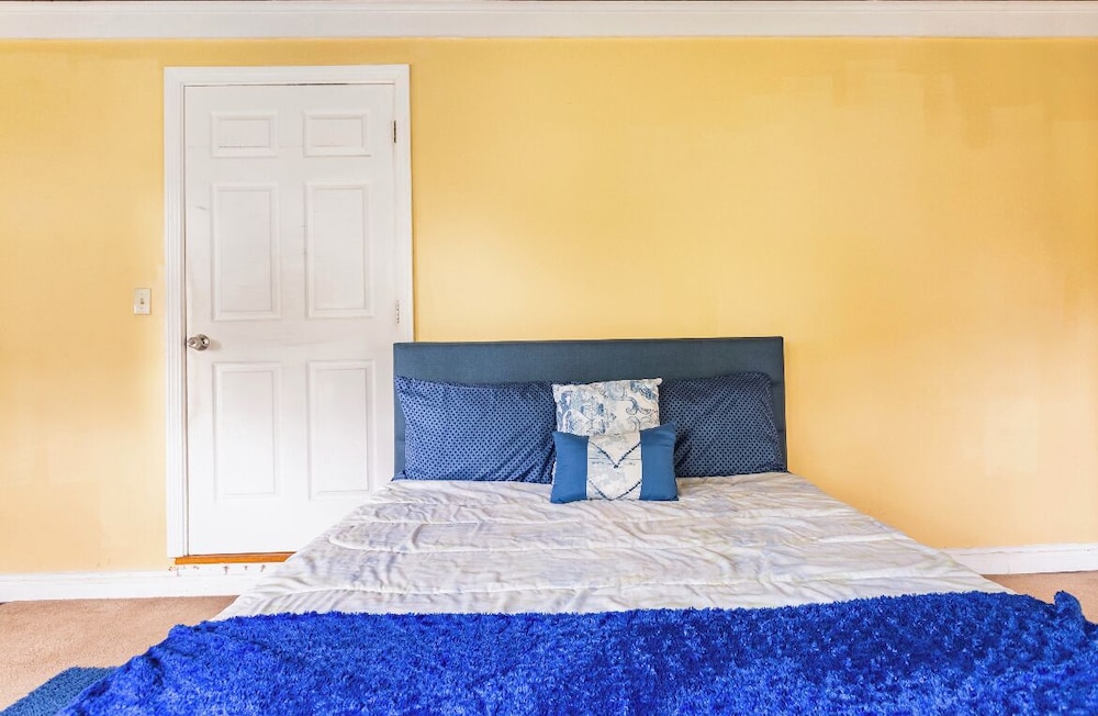 Cheney Bros Hill Top Mansion in Manchester, United States