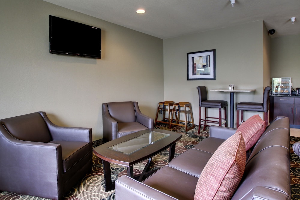 Cobblestone Inn & Suites Avoca - photo 5