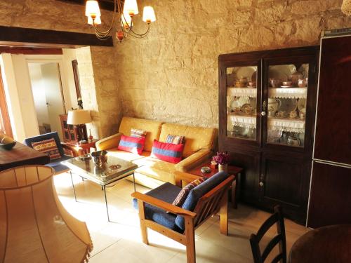 Simona Stone House