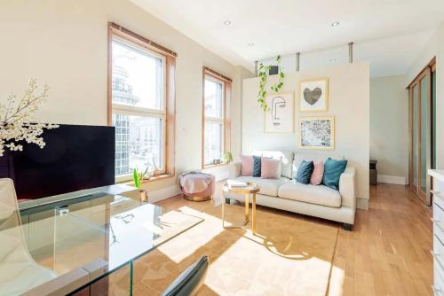 Welcome London Piccadilly Circus — 4-Star Luxury Hotel in London, United Kingdom