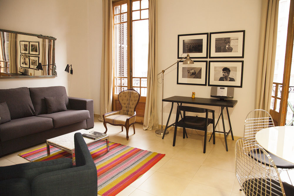 Bubuflats Ayuntamiento — 4-Star Luxury Hotel in Valencia, Spain
