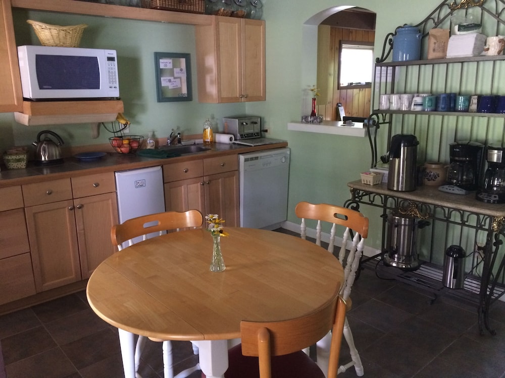 Aerie Inn of Vermont - photo 2