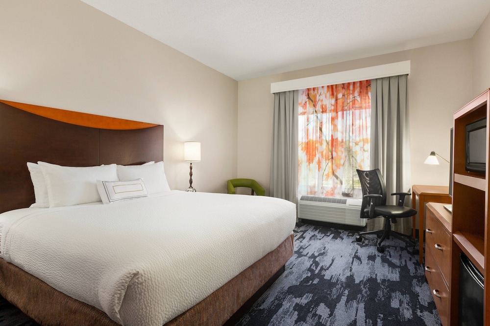 Fairfield Inn & Suites Jacksonville West Chaffee Point in Jacksonville, United States