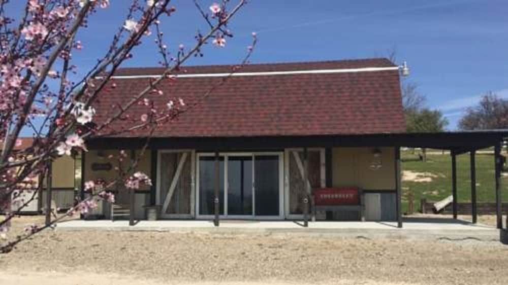 High Ridge Manor — 4-Star Luxury Hotel in Paso Robles, United States