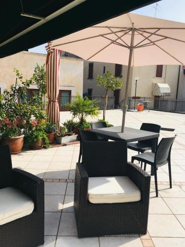Casa Elisabetta — 4-Star Luxury Hotel in Peschiera Del Garda, Italy