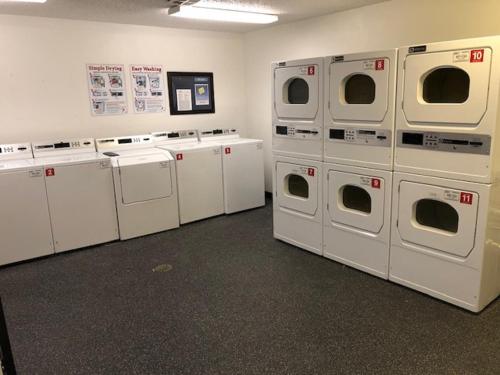 Intown Suites Extended Stay Arlington TX Central - photo 13