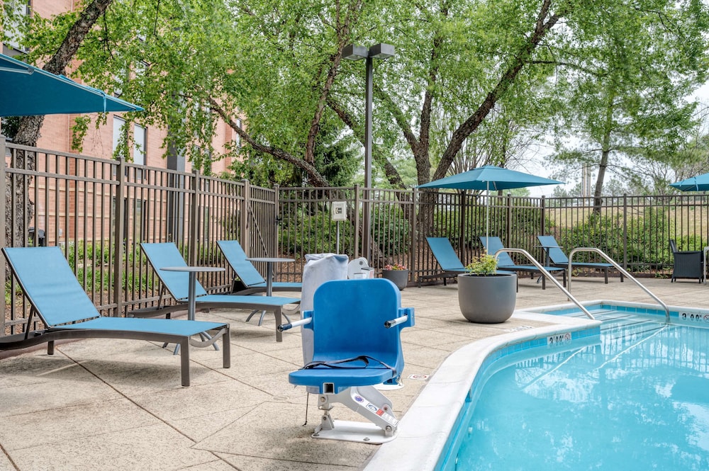 Hampton Inn Baltimore White Marsh - photo 49
