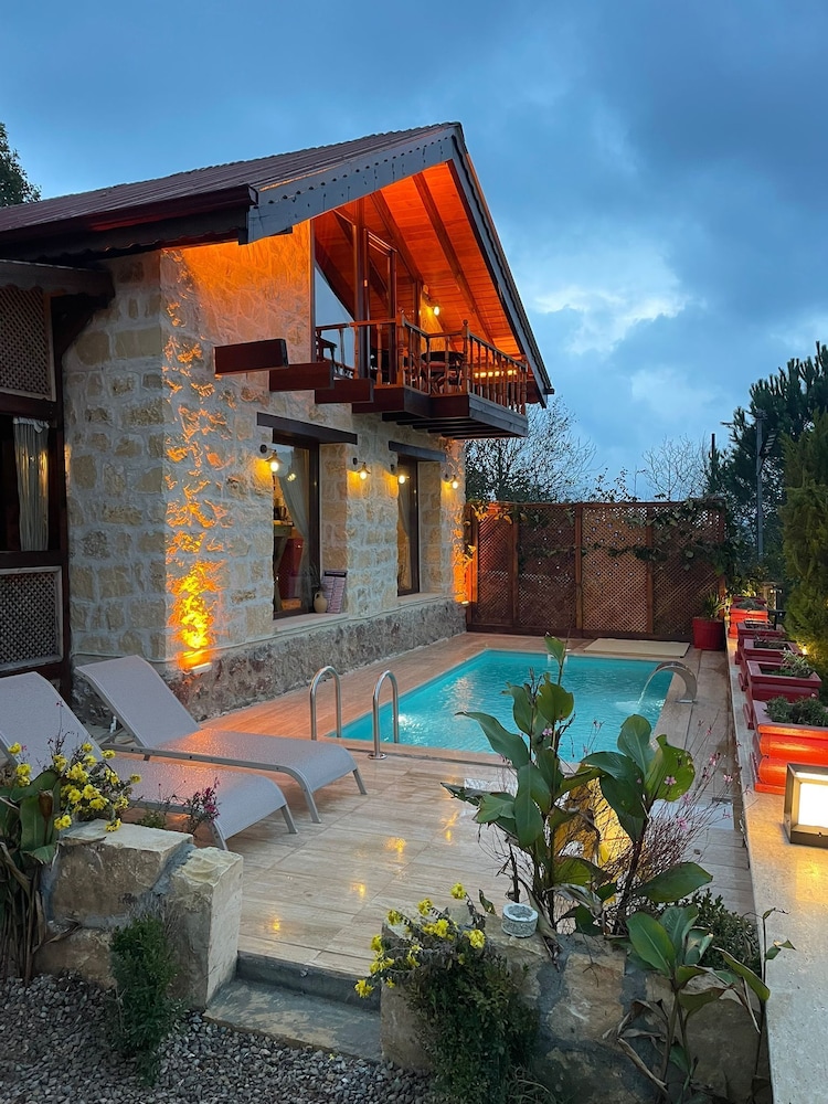 Ağva Heaven Hill Stone Bungalov in Sile, Turkey