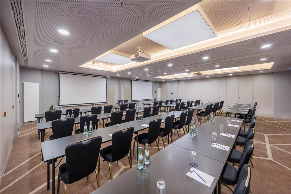 Plaza Suite Classroom