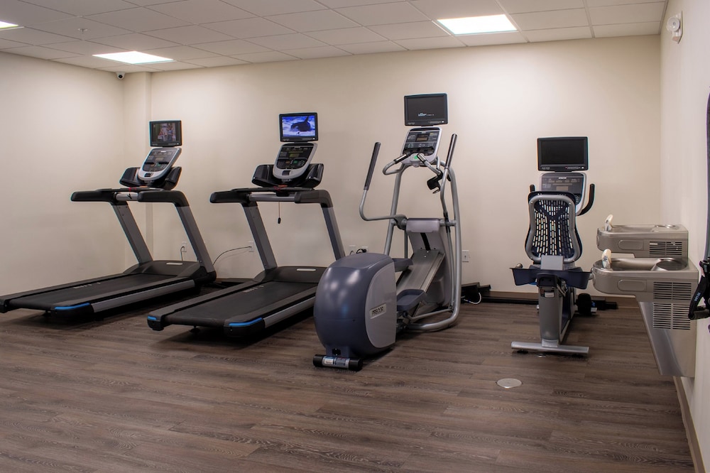 Holiday Inn Express & Suites Yorkville by IHG - photo 12