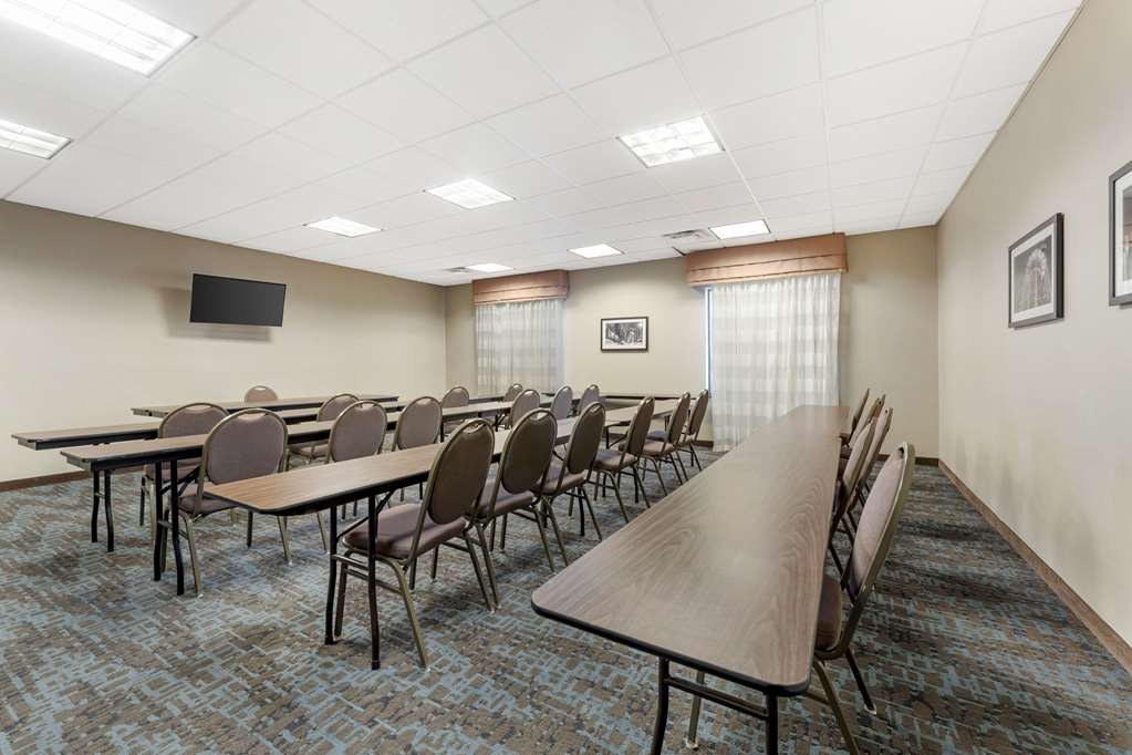 Sleep Inn & Suites Cumberland LaVale - photo 44