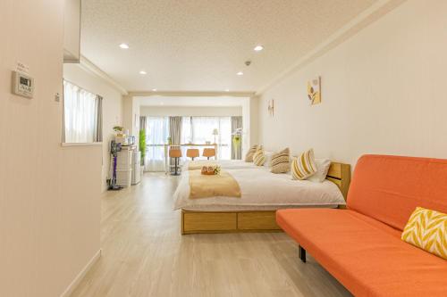 2 minute walk from the station direct access to Ginza Ikebukuro next to Tokyo Dome