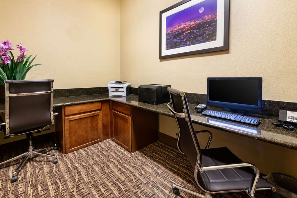 Comfort Suites Goodyear West Phoenix - photo 63