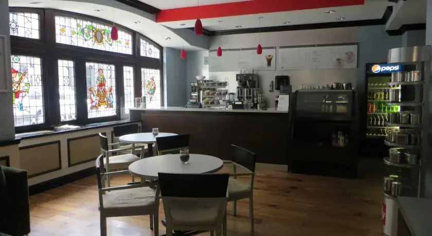 The Mayfair Hotel - photo 4