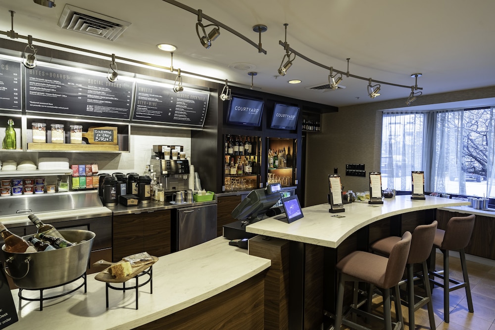 Courtyard by Marriott Cleveland Willoughby - photo 31