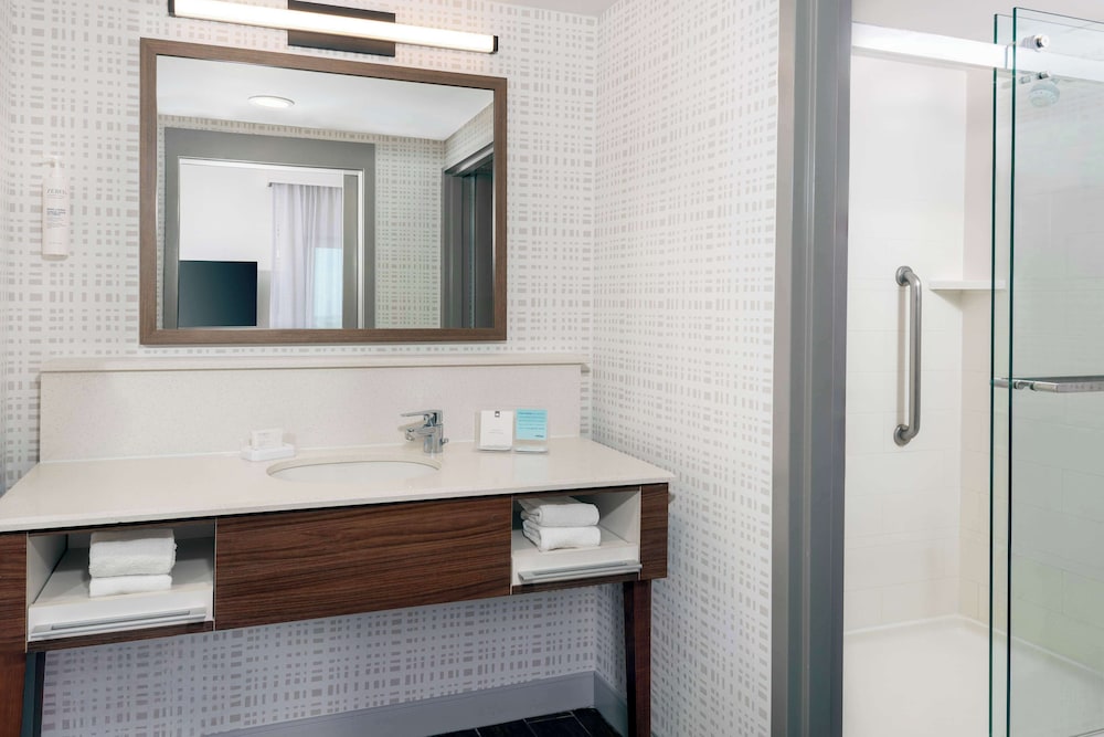 Hampton Inn & Suites Clearwater Beach - photo 40