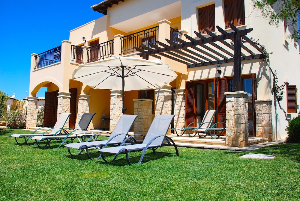 3 Br Villa Arethusa Aph 3572 — 4-Star Luxury Hotel in Paphos, Cyprus