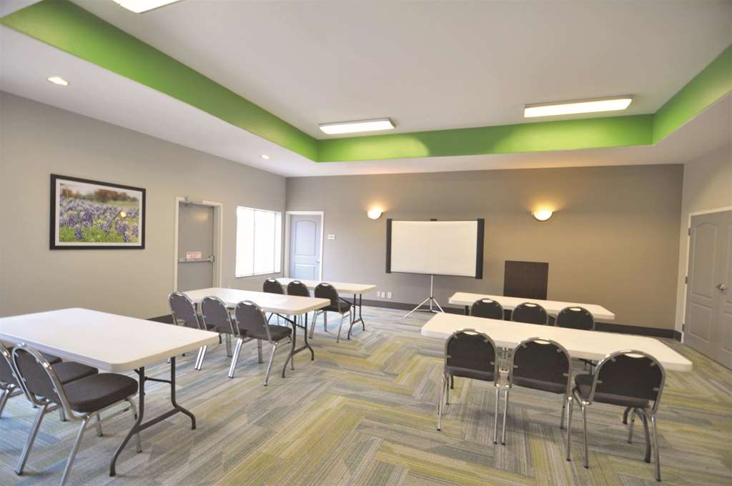 La Quinta Inn & Suites by Wyndham Brookshire West Katy - photo 29