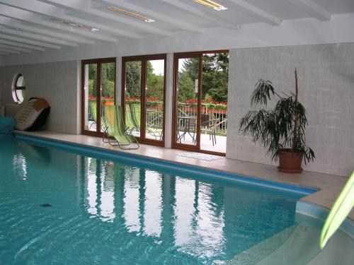Villa Vlasta — 4-Star Luxury Hotel in Karlovy Vary, Czech Republic