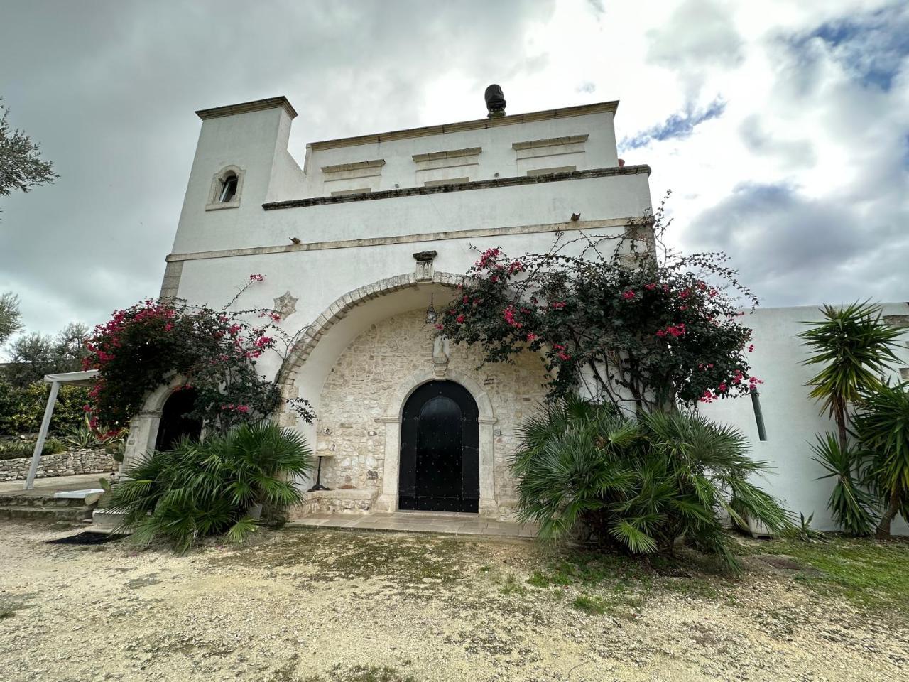 Villa Del 1700 Immersa Nel Verde Poggio Al Sole Vieste — 4-Star Luxury Hotel in Vieste, Italy