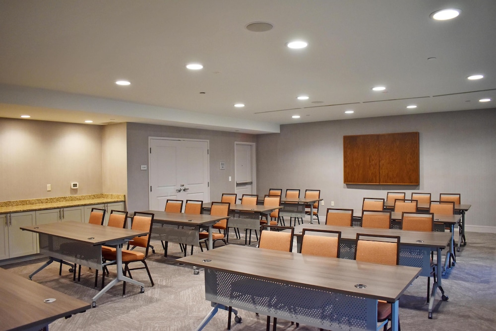 Hampton Inn & Suites Robbinsville - photo 44