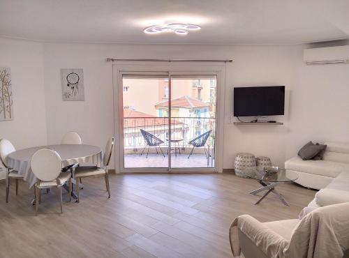 Residence Les Etoiles — 4-Star Luxury Hotel in Antibes, France