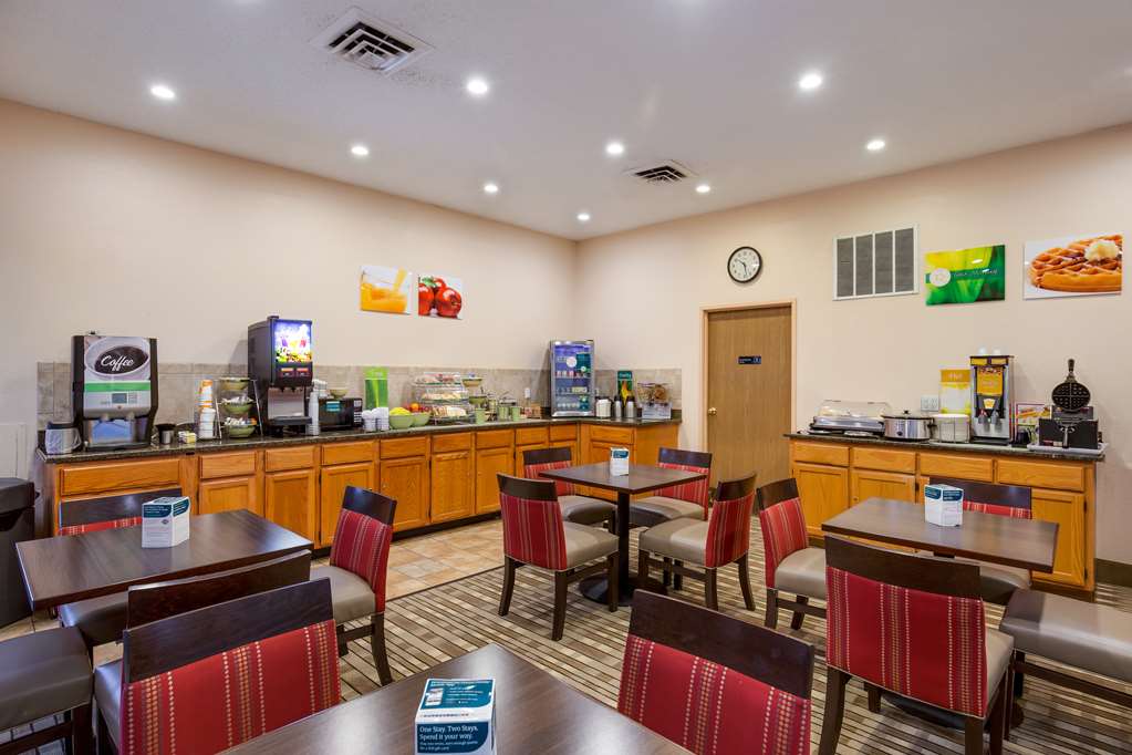 Quality Inn I 70 Near Kansas Speedway - photo 36