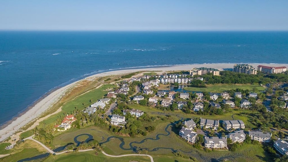 21 Ocean Point — 4-Star Luxury Hotel in Isle Of Palms, United States
