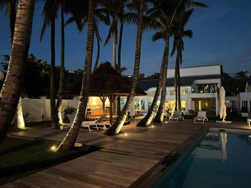 Villa de luxe La Palmeraie à Saint Gilles les Bains accès direct plage — 4-Star Luxury Hotel in Saint-Paul, Réunion