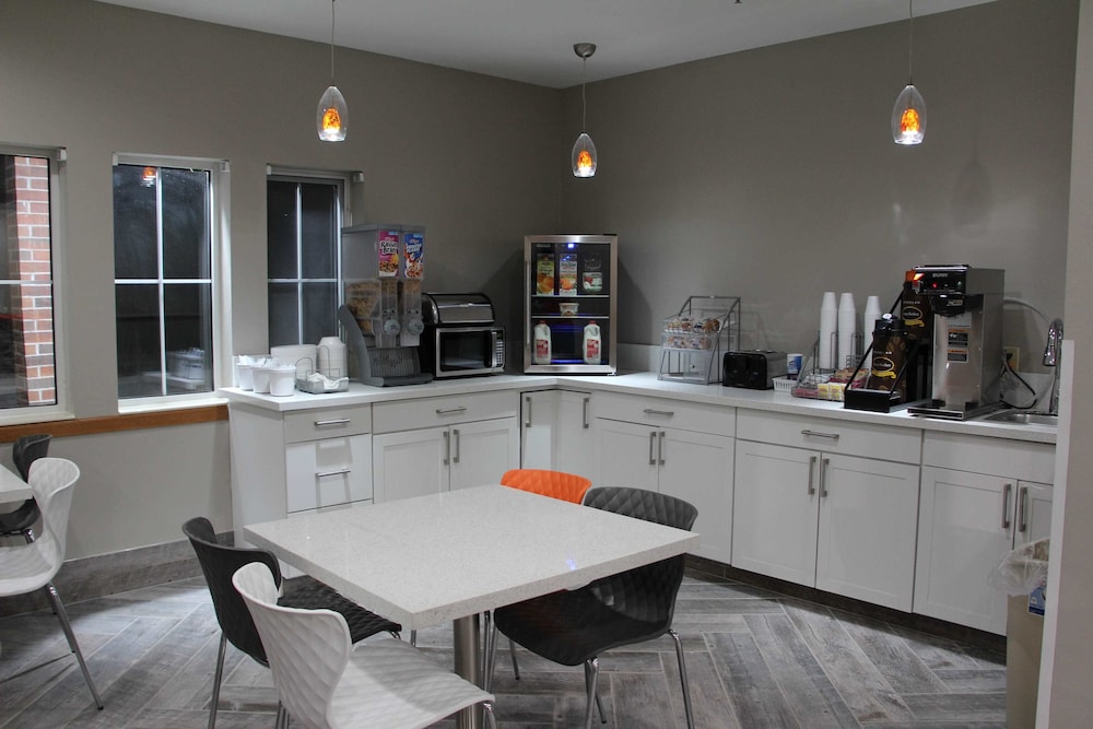 Westbridge Inn & Suites Carrollton - photo 29