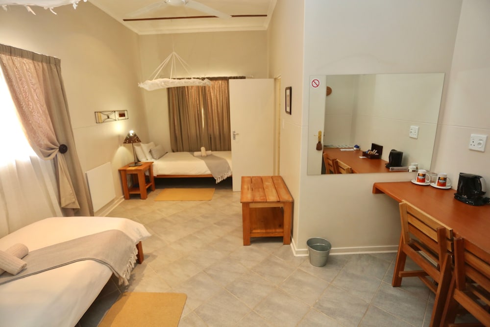 Bahnhof Hotel Aus — Luderitz — photo 5