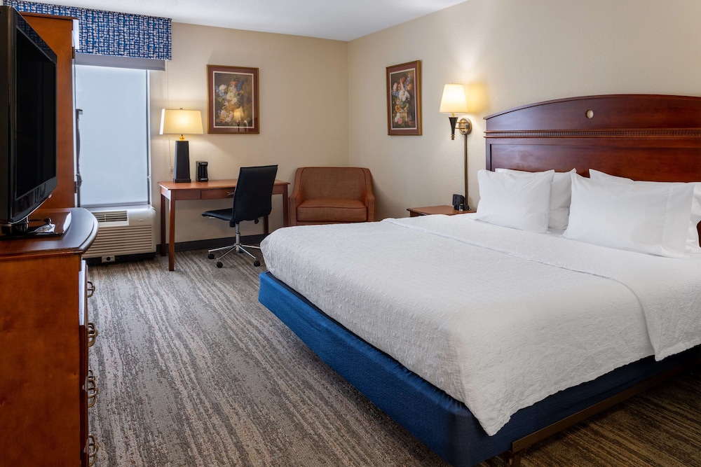 Hampton Inn Chester - photo 4