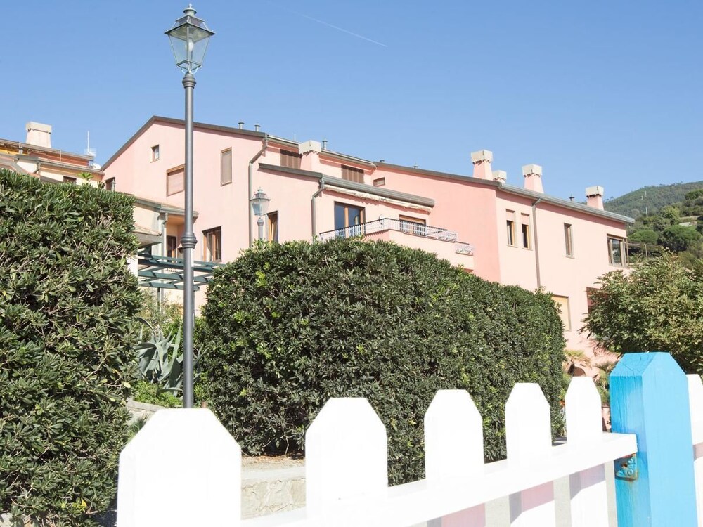 Affittacamere Lo Scoglio — 4-Star Luxury Hotel in Monterosso Al Mare, Italy