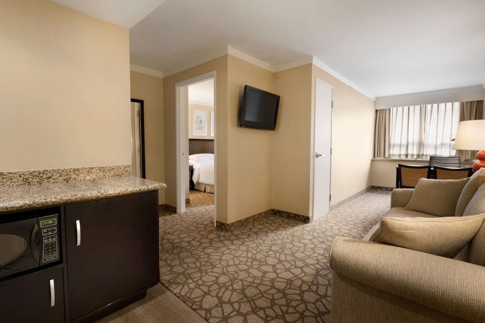 Embassy Suites Los Angeles Glendale - photo 16