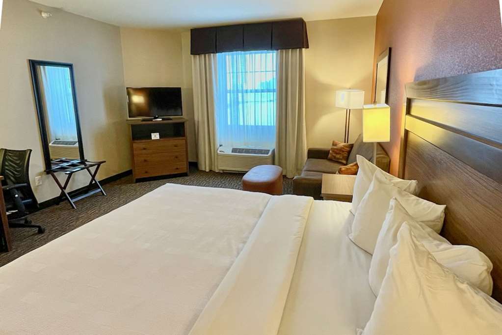 MainStay Suites Watford City Event Center - photo 13