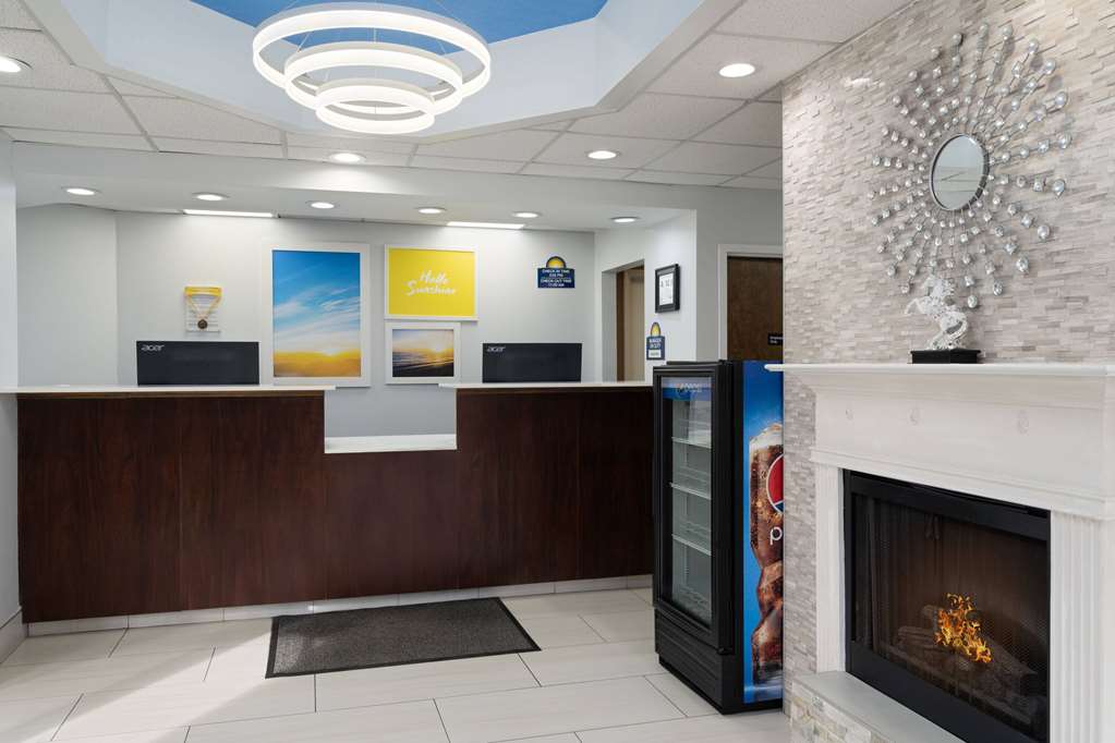 Days Inn by Wyndham Weldon Roanoke Rapids - photo 6