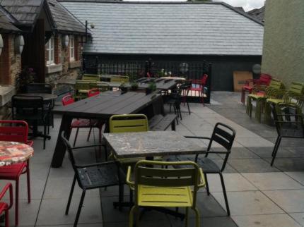 The Queen’s Head Wetherspoon — Tavistock — photo 2